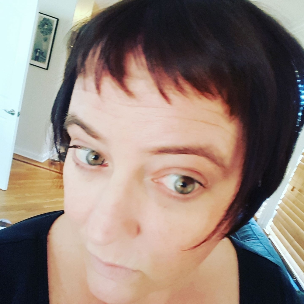 Meet your Posher, Hilary